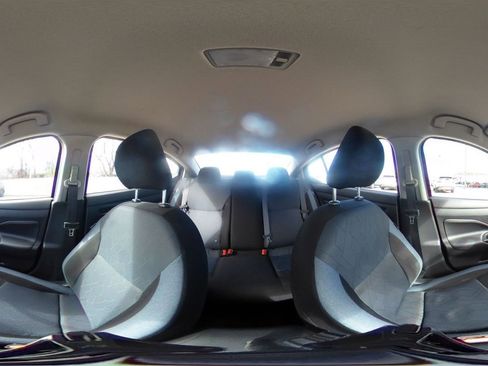 Used 2025 Nissan Versa SV image 40