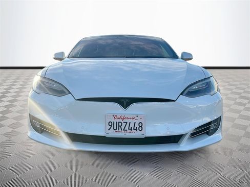 Used 2020 Tesla Model S Long Range Plus image 2