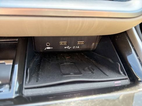 Used 2020 Subaru Outback Premium image 32