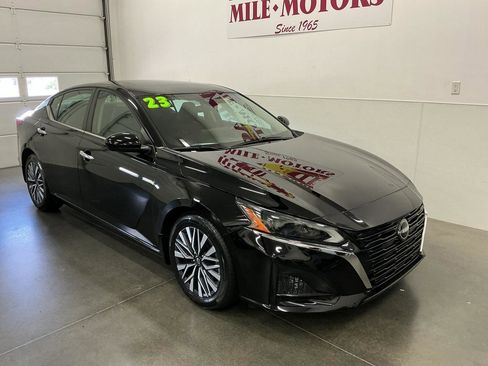 Used 2023 Nissan Altima 2.5 SV w/ SV Premium Package FWD image 1