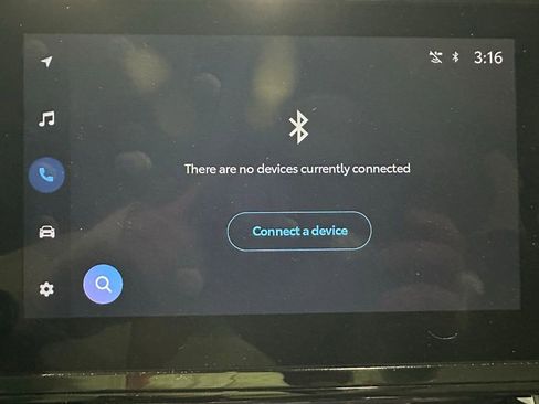 Used 2025 Toyota Sienna LE image 28