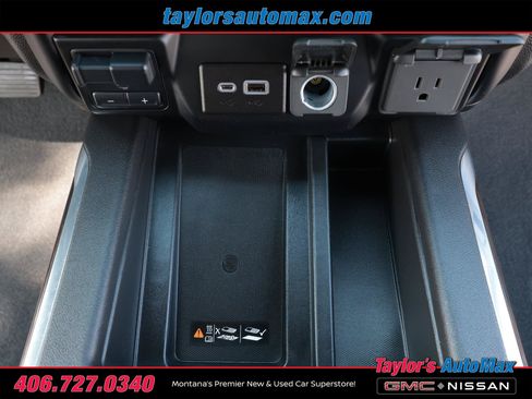 Used 2022 GMC Sierra 1500 SLT w/ SLT Convenience Package AWD/4WD image 24