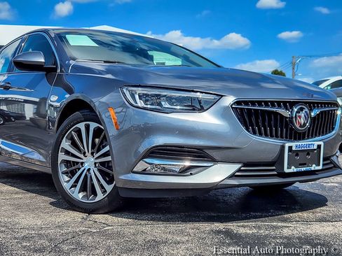 Used 2020 Buick Regal Essence FWD image 2