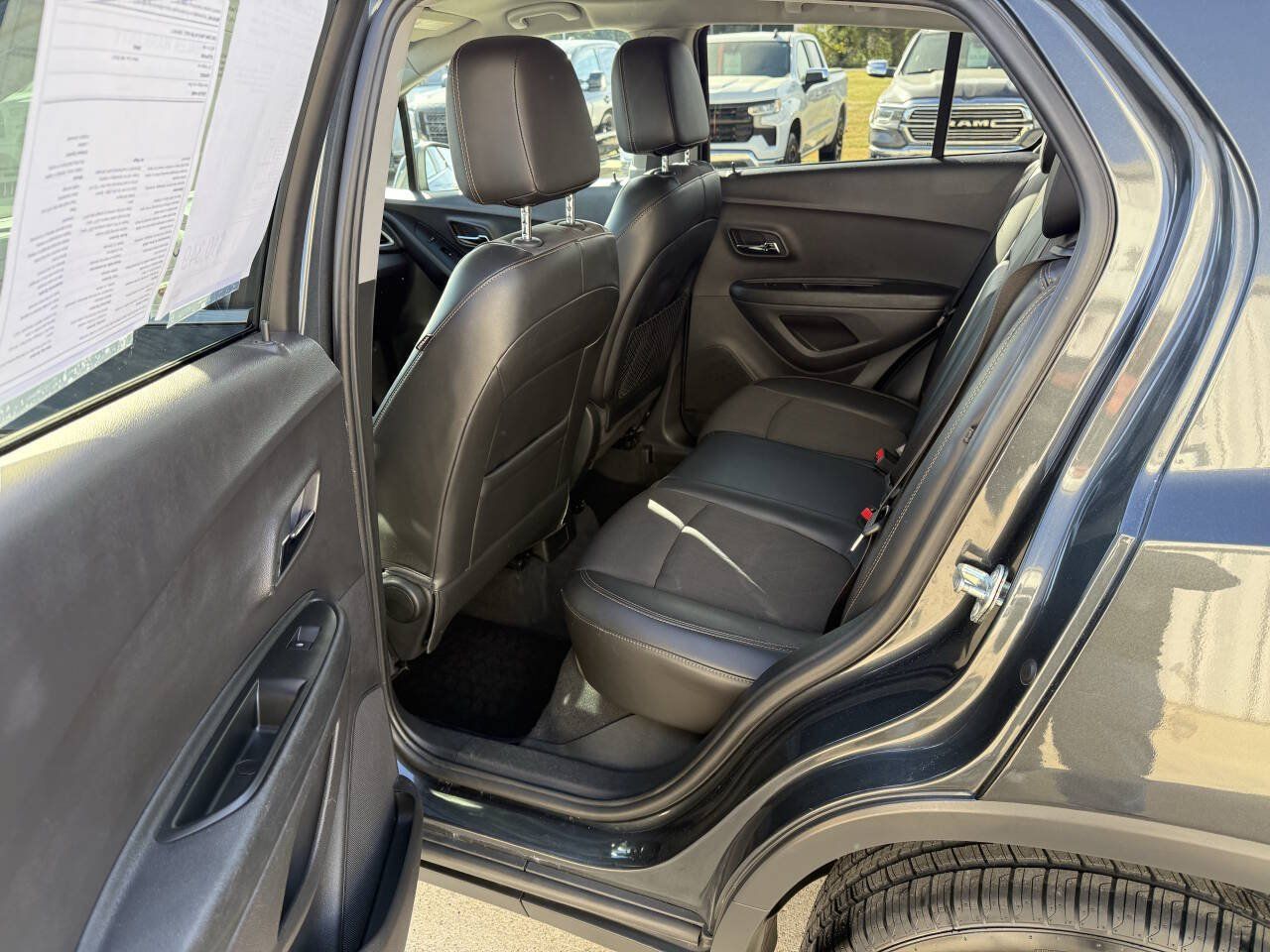 Used 2017 Chevrolet Trax LT w/ Driver Confidence Package AWD/4WD image 6