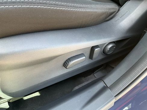 Used 2025 Subaru Outback Premium AWD/4WD image 19