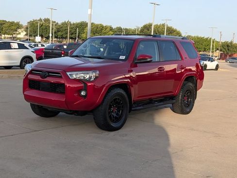 Used 2024 Toyota 4Runner SR5 Premium w/ Moonroof Package RWD image 11