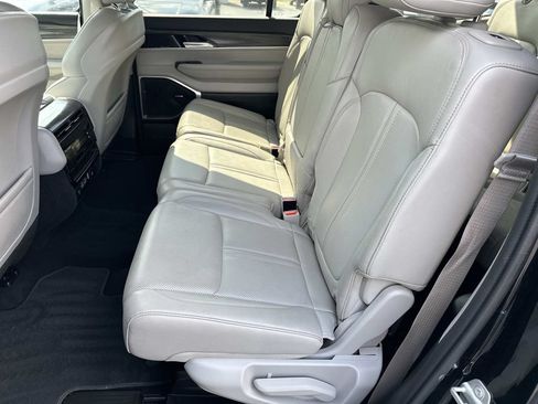 Used 2024 Jeep Wagoneer Series II w/ Flexible Seating Group RWD image 12