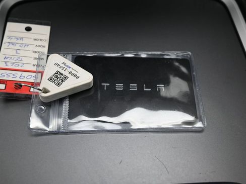 Used 2023 Tesla Model 3 Standard Range RWD image 33