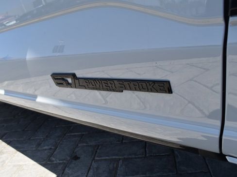 Used 2025 Ford F450 Lariat w/ FX4 Off-Road Package image 7