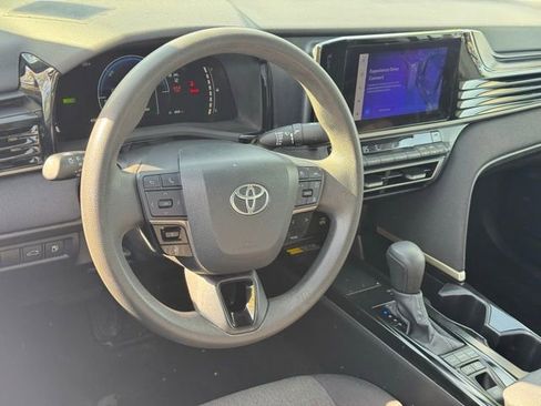 Used 2025 Toyota Camry LE image 16