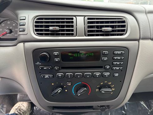 Used 2005 Ford Taurus SE FWD image 20