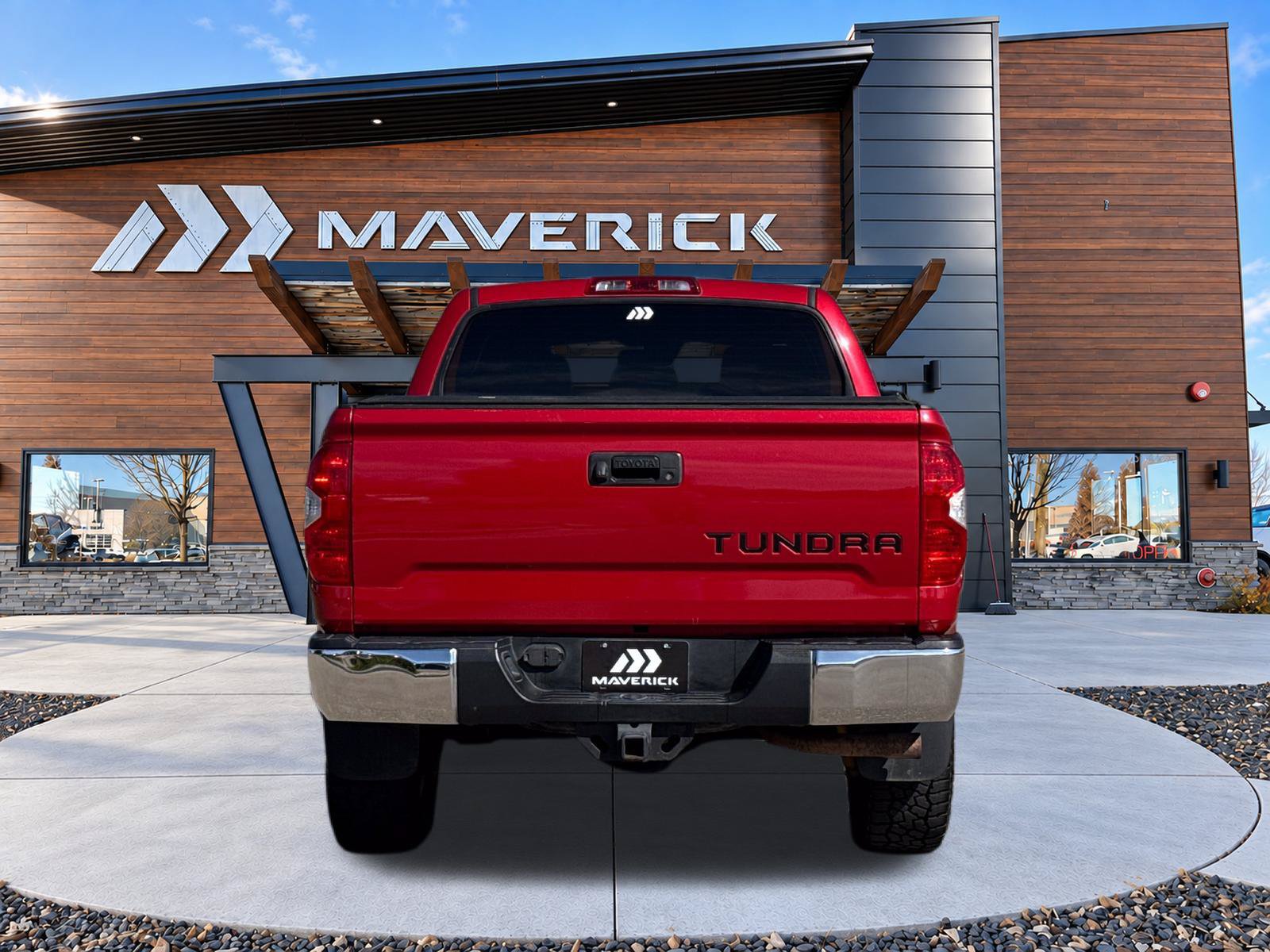 Used 2018 Toyota Tundra SR5 w/ TRD Off Road Package AWD/4WD image 9