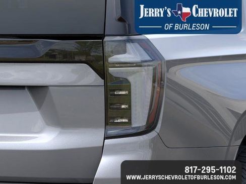 New 2026 Chevrolet Suburban High Country AWD/4WD image 13