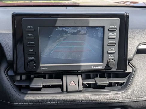 Used 2022 Toyota RAV4 LE FWD image 28