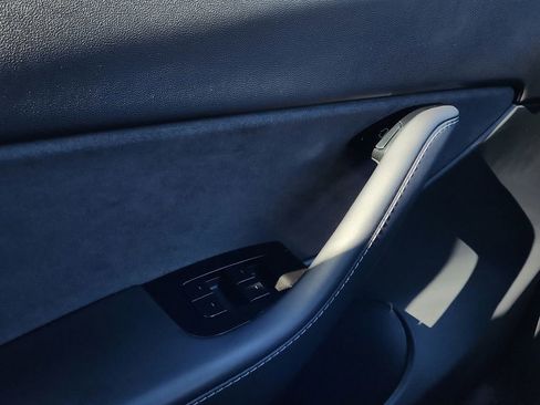 Used 2020 Tesla Model Y Long Range image 13