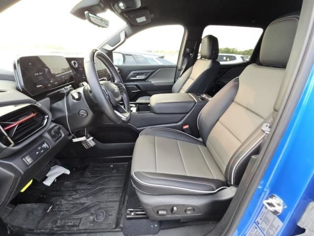 Used 2026 Chevrolet Silverado EV Trail Boss AWD/4WD image 3