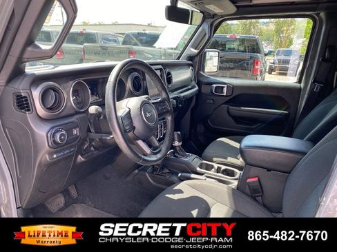 Used 2023 Jeep Wrangler Unlimited w/ Sun & Screen Package AWD/4WD image 12