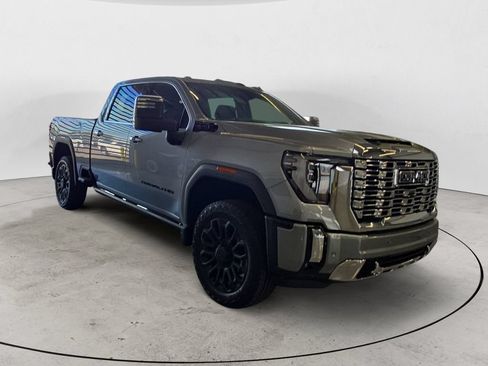 Certified 2026 GMC Sierra 2500 Denali w/ LPO, Black Badging Package AWD/4WD image 3