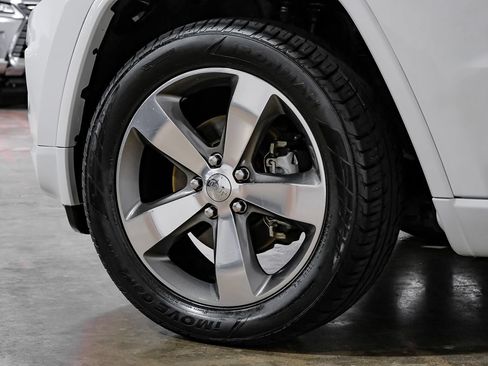 Used 2015 Jeep Grand Cherokee Overland w/ Advanced Technology Group RWD image 55