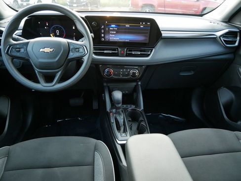 Used 2025 Chevrolet TrailBlazer LT AWD/4WD image 13