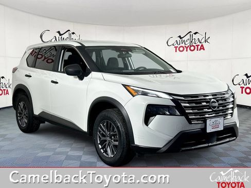 Used 2024 Nissan Rogue S AWD/4WD image 1