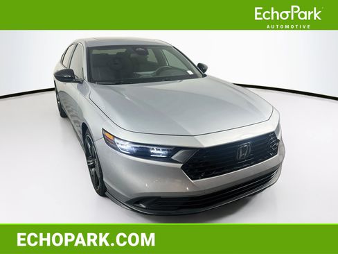 Used 2025 Honda Accord Sport image 1