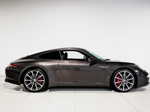 Used 2014 Porsche 911 Carrera S image 2
