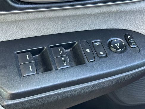 Used 2019 Honda CR-V EX image 11