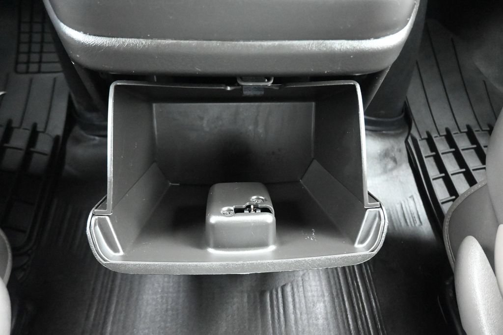 Used 2025 Chevrolet Express 2500 RWD image 21