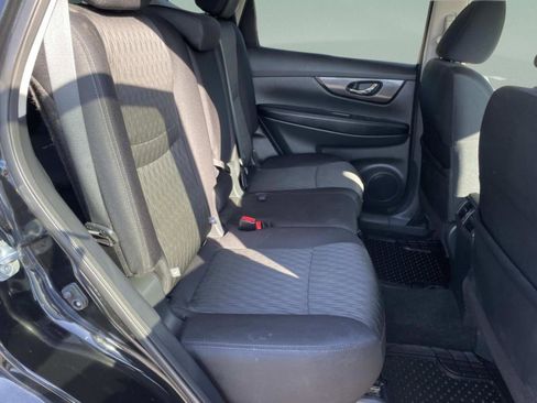 Used 2019 Nissan Rogue SV image 15