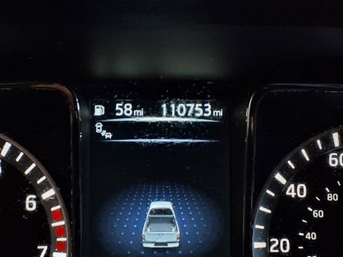 Used 2017 Nissan Titan SL image 25