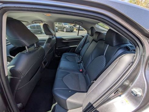 Used 2019 Toyota Camry SE w/ Carpet Mat Package FWD image 27
