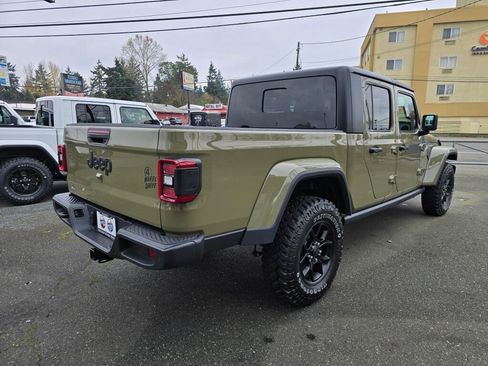 New 2025 Jeep Gladiator Willys image 8