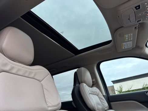 Used 2022 Lincoln Navigator L Reserve image 16