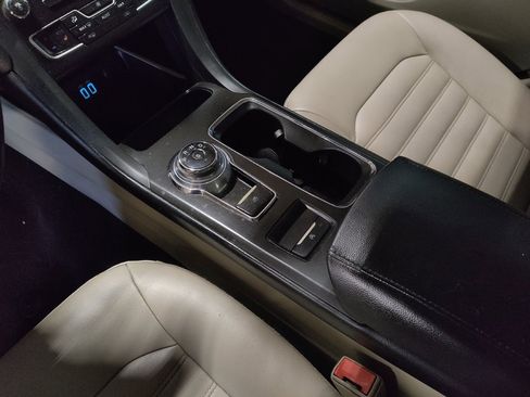 Used 2019 Ford Fusion SEL FWD image 26