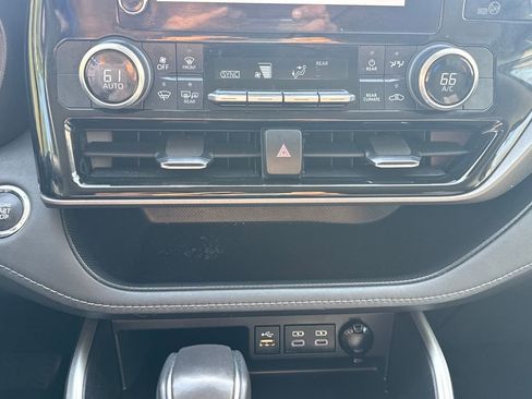 Used 2023 Toyota Highlander LE image 22