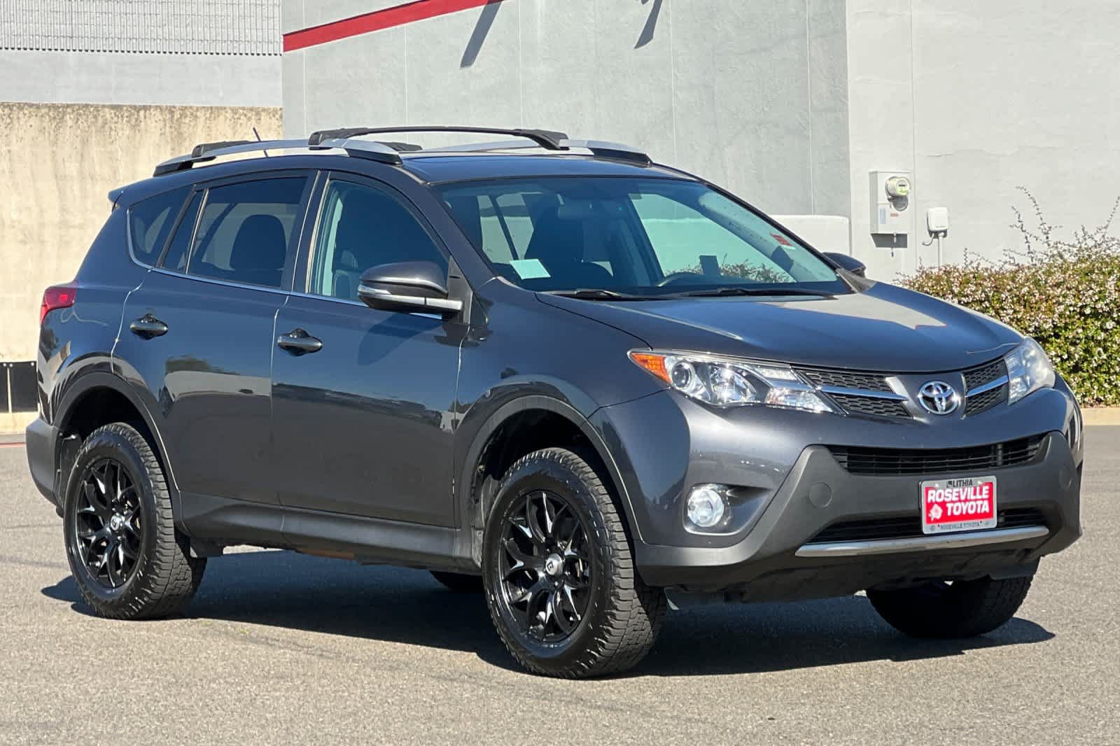 Used 2014 Toyota RAV4 XLE AWD/4WD image 5