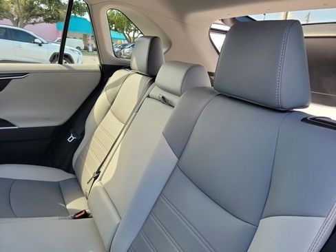 Used 2021 Toyota RAV4 Limited image 13