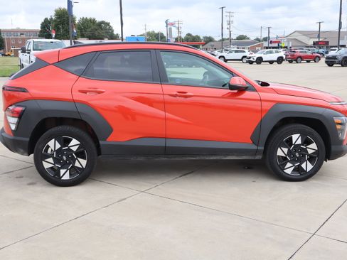 Used 2025 Hyundai Kona SEL AWD/4WD image 4