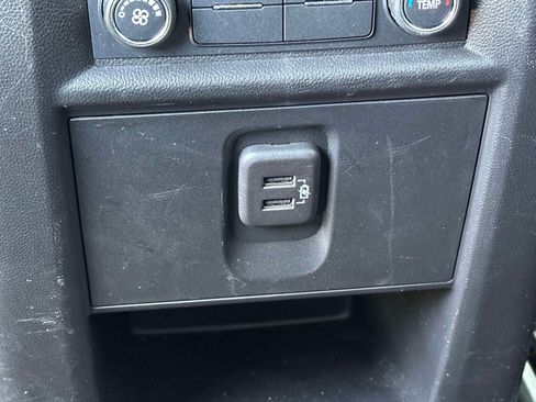Used 2023 Chevrolet Traverse LT FWD image 11