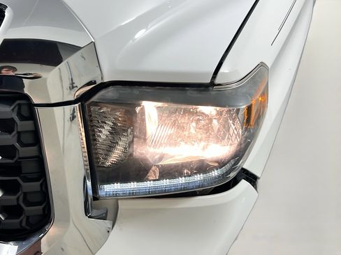 Used 2018 Toyota Tundra SR5 image 11