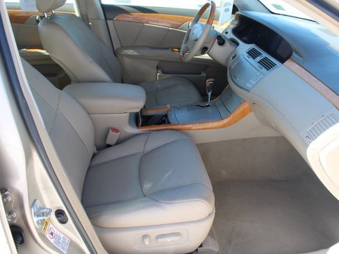 Used 2007 Toyota Avalon Limited FWD image 19