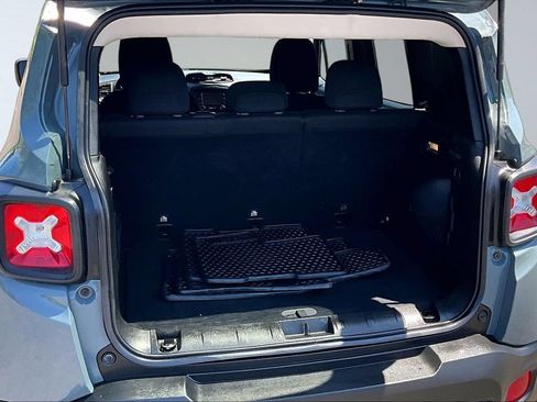 Used 2016 Jeep Renegade Latitude w/ Cold Weather Group AWD/4WD image 29