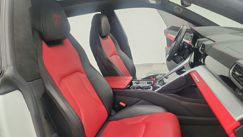 Used 2020 Lamborghini Urus AWD/4WD image 47