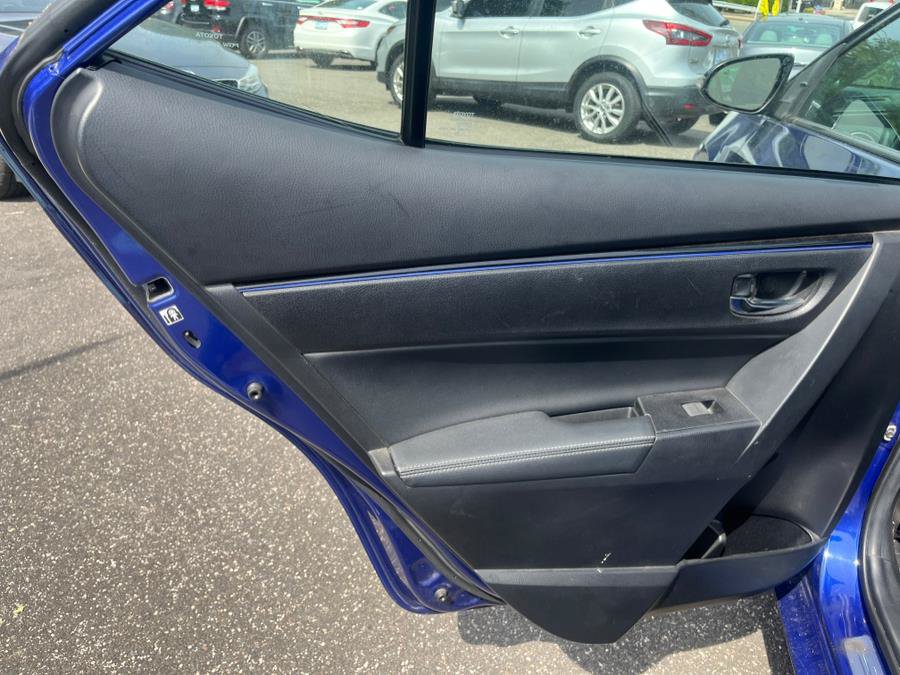 Used 2019 Toyota Corolla SE w/ Body Protection Package FWD image 8
