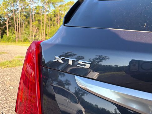 Used 2019 Cadillac XT5 FWD image 18