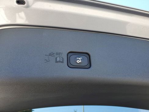 New 2026 Lincoln Nautilus Premier AWD/4WD image 6