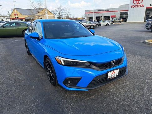 Used 2024 Honda Civic Sport Touring image 4