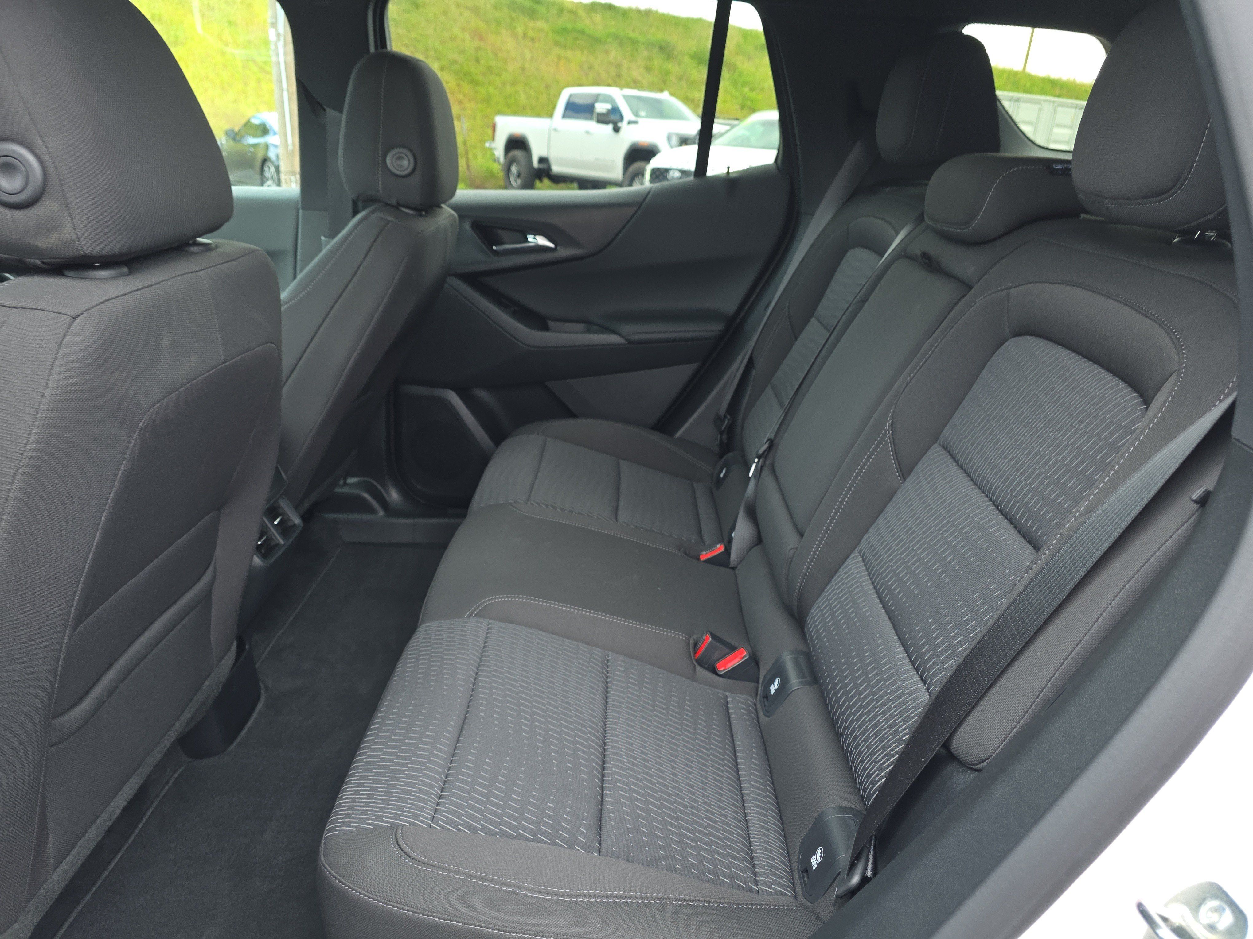 Used 2026 Chevrolet Equinox LT AWD/4WD image 13