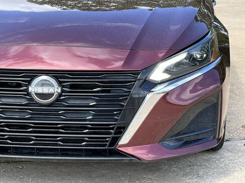 Used 2024 Nissan Altima 2.5 SV w/ SV Premium Package FWD image 8